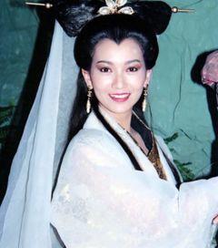 赵雅芝在新白娘子照片,风华绝代，美艳不可方物