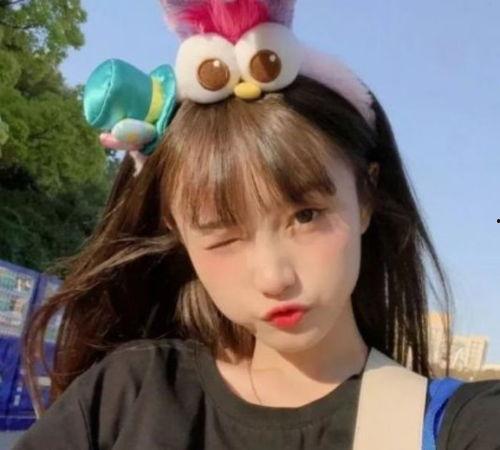 女生微信发吃瓜是什么意思,女生微信“吃瓜”背后的趣味与社交心理